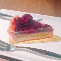 ダルマット 六本木ヒルズ店 - アメリカンチェリーとピスタチオのタルト