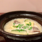 御料理 辰むら - 本日の変化球：白味噌タンシチュー。緑はズッキーニ、黄色いものはかぼちゃのお麩です。