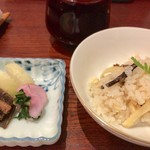 御料理 辰むら - 最後はたけのことわらびの土鍋ご飯。赤味噌とお新香と共に。