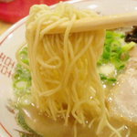 やまいち商店 - らーめんの麺はこんな感じでした