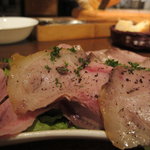 バール タッチョモ - ローストポークのアップ