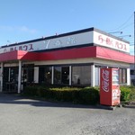 七番館 - ラーメンハウス七番館～出入りしやすい駐車場