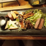 Izakaya Tabemaru - 燻製の盛り合わせ　800円です、ビックリしちゃいます