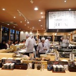 ことぶき寿司 - 賑わってます