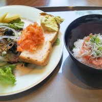 クロスダイン - サラダ＆自分で作れるオープンサンド