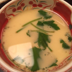 魚斉 - あさりとそら豆のスープ蒸し