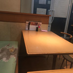 北京餃子 - 2017年5月。年季の入った椅子。