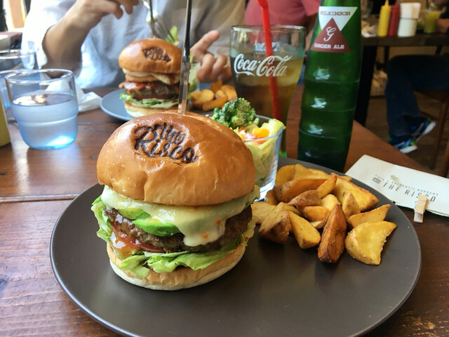 話題のインスタ映えバーガー By Yossy ザ リスコ The Risco 東別院 ハンバーガー 食べログ