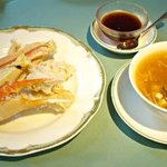 中国料理 桃李 - 冷製ズワイガニ、フカヒレスープ