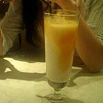 ボンベイクラブ - マンゴーラッシー（サービスショット）