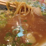 無鉄砲 - 魚正油ラーメンのアップ