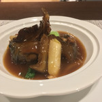 クロモリ - スッポン、ナマコ、フカヒレの醤油煮込み