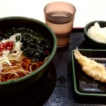 ゆで太郎 - 朝そば（おろし） 330円 + かき揚げ→わかめに変更 + 海老天（無料クーポン利用）
