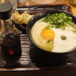 うどん 丸香 - 月見山、ちくわ天、お醤油、お水