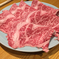 スギモト 本店 - すき焼き用黒毛和牛、2人前。コースで1人6900円。
