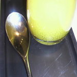 ア・ニュ ルトゥルヴェ・ヴー - 金柑ソータ 