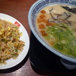 久留米ラーメン清陽軒 - 一番人気！屋台仕込みラーメンと焼めしのセット