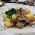 Daidoko Yaburegasa - 長芋と牛スジの煮物