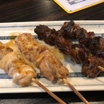 Sakurasuisan - 鶏モモとカルビの串焼き