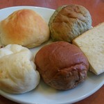フジエダハウス - 食べ放題のパン