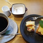 ナチュラルカフェ 四つ葉のクローバー - 