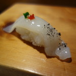 弘寿司 - イカwith 梅、塩、炭塩