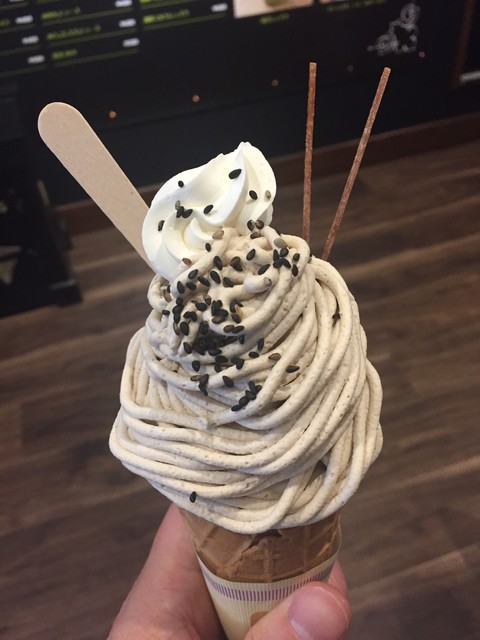 天然デスロック　ベルーガソフトクリーム HIDA TAKAYAMA FACTORY Dolce&Kitchen - 高山/ソフトクリーム | 食べログ