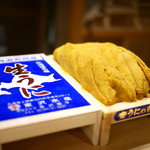 東麻布 天本 - 輝くウニ箱