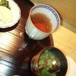 はらまさ - 赤だし　ほうじ茶　香の物