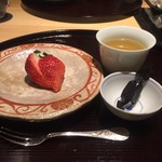 肉屋 雪月花 NAGOYA - 岐阜県産のキングベリー、桂花烏龍茶と京都塩昆布生キャラメル