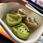 海鮮と豚肉２種盛りセットの焼き小籠包（4個620円）_2017年4月