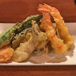 イザカヤSAKETORA - 海老と野菜の天ぷら（海老2尾、ナス、オクラ、アスパラガス、エリンギ、にんじん、ピーマン、かぼちゃ、さつまいも）