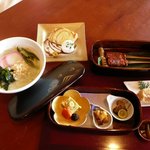 豆腐かふぇ 浦島 - 自家製豆腐を使った玉手箱ランチです。月替わりでメニューが変わります。