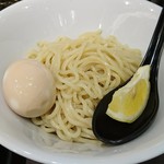 ガガナラーメン極×大阪ふぃがろ亭 - 麺  レモンは味変で途中で麺に絞って