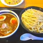 特製つけ麺 980円 大盛り無料
