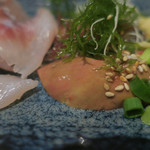 炭火焼酒亭ローリンストーン - 天然釣ソイ神経〆刺身（青森）　ズームアップ