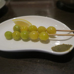 炭火焼酒亭ローリンストーン - 旬ぎんなん串（２本）