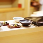 日本橋蛎殻町 すぎた - カウンター