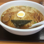 らーめんどんぐり - ワンタンめん、850円。