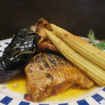 零 - 真鯛の桑焼き 自家製トマトソースと共にアップ