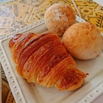 円麦 - クロワッサン、山川牛乳くるみパン