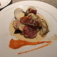 キャトルラパン 北梅田 - 野菜たっぷりで鯛は隠れんぼ。オマールの上には 泡泡が乗ってたはずだけど・・既に無かった！