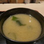 Matsunoya - みそ汁は塩気が穏やかで飲みやすい1杯です。