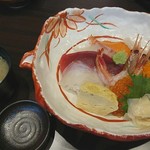 湯沢釜蔵 - 海鮮ちらし丼