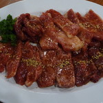 炭火焼肉ホルモンじゅじゅ - 赤身盛