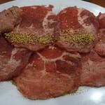 炭火焼肉ホルモンじゅじゅ - ネギ塩タンアップ