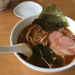 めんや暁 - ほどよい辛さのラーメン