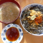 あけみちゃん号 - うに丼