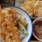 天丼・天ぷら本舗 さん天 - 天丼＋鶏天(390円+250円)