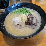 ラーメン まさ - 「半チャーハンセット」（750円）をいただきました。意外にも王道っぽいラーメン。